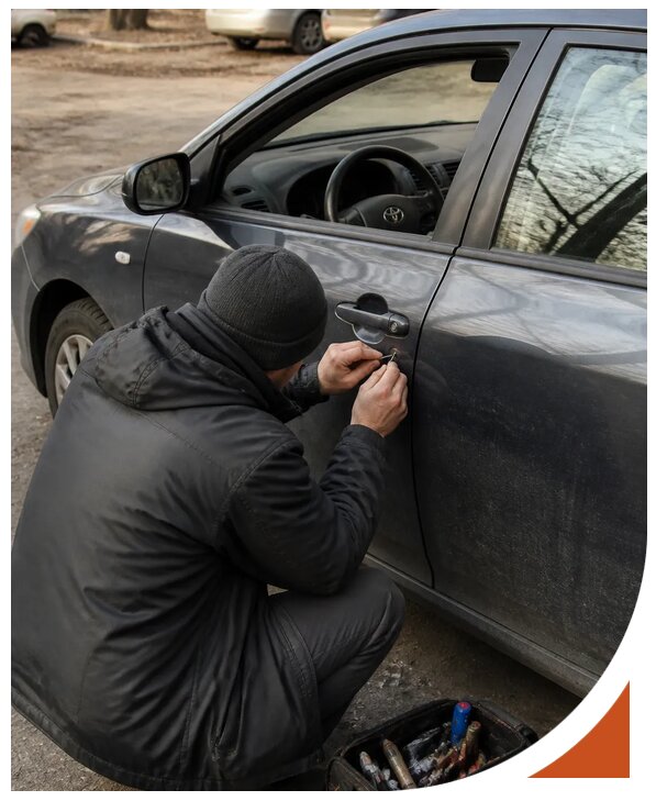 Профессиональное вскрытие автомобиля Тойота без повреждений в Ачинске